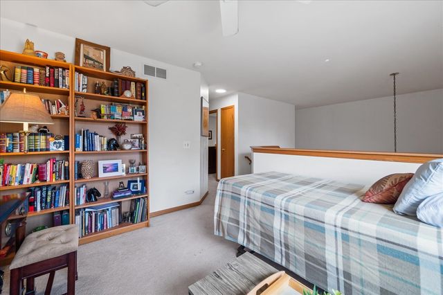 103 Fawn Lane, Elgin, IL 60120