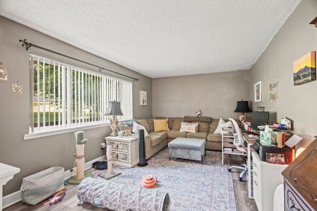 2169 Highway 41 S Apt 27, Greenbrier, TN 37073