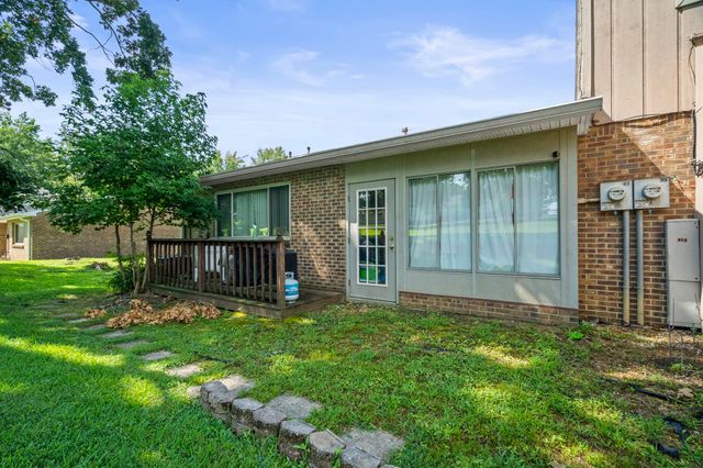 2169 Highway 41 S Apt 27, Greenbrier, TN 37073