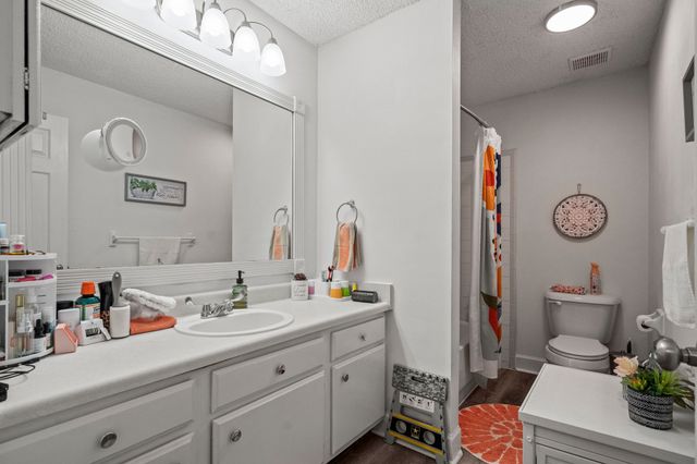 2169 Highway 41 S Apt 27, Greenbrier, TN 37073