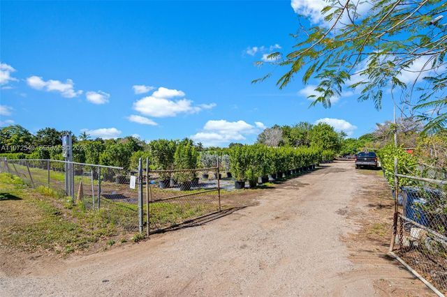 19401 SW 264th St, Homestead, FL 33031