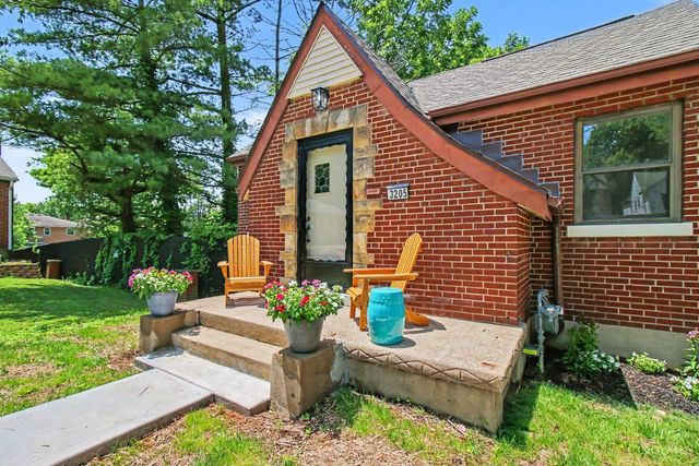 3205 Stanhope, Cincinnati, OH 45211