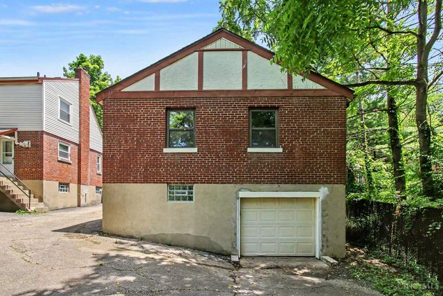3205 Stanhope, Cincinnati, OH 45211
