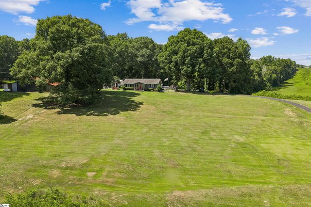 1210 Cooper Bridge Road, Woodruff, SC 29388