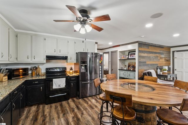1210 Cooper Bridge Road, Woodruff, SC 29388