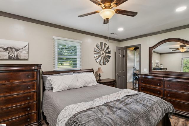 1210 Cooper Bridge Road, Woodruff, SC 29388