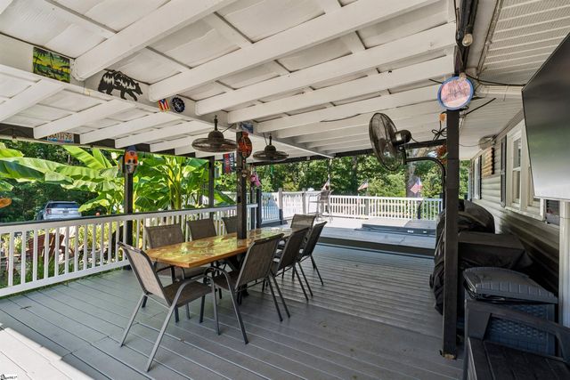 1210 Cooper Bridge Road, Woodruff, SC 29388