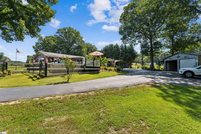 1210 Cooper Bridge Road, Woodruff, SC 29388