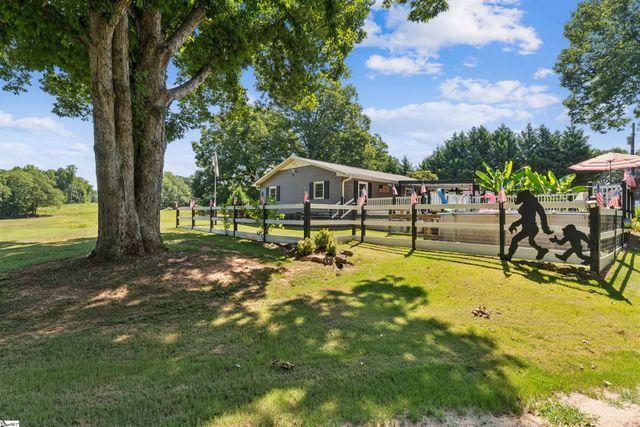 1210 Cooper Bridge Road, Woodruff, SC 29388