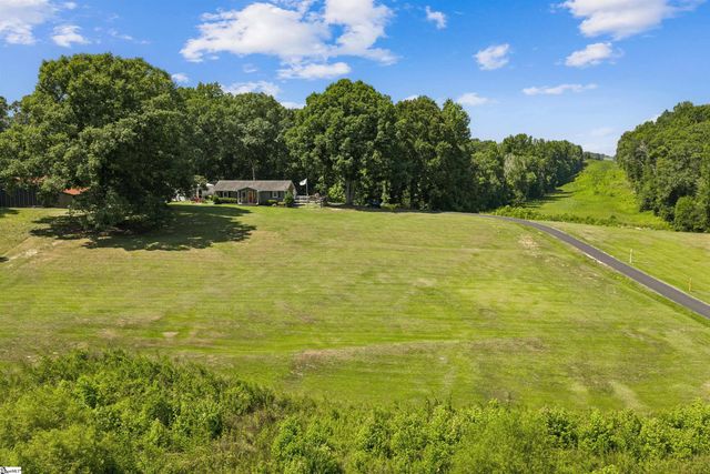 1210 Cooper Bridge Road, Woodruff, SC 29388