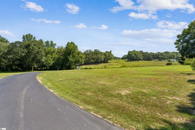 1210 Cooper Bridge Road, Woodruff, SC 29388