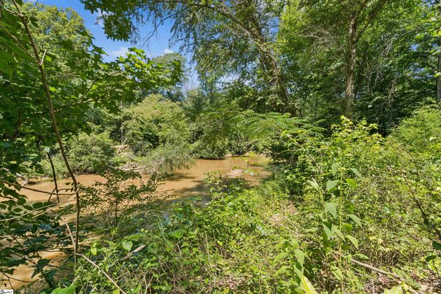 1210 Cooper Bridge Road, Woodruff, SC 29388