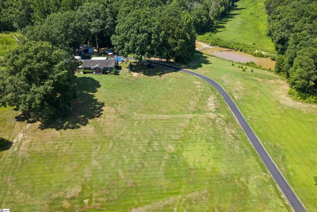 1210 Cooper Bridge Road, Woodruff, SC 29388