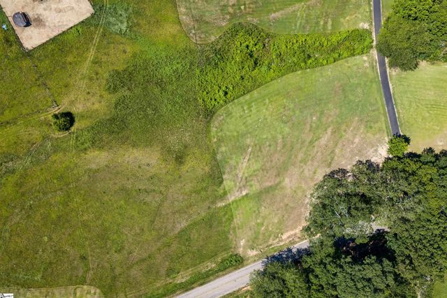 1210 Cooper Bridge Road, Woodruff, SC 29388