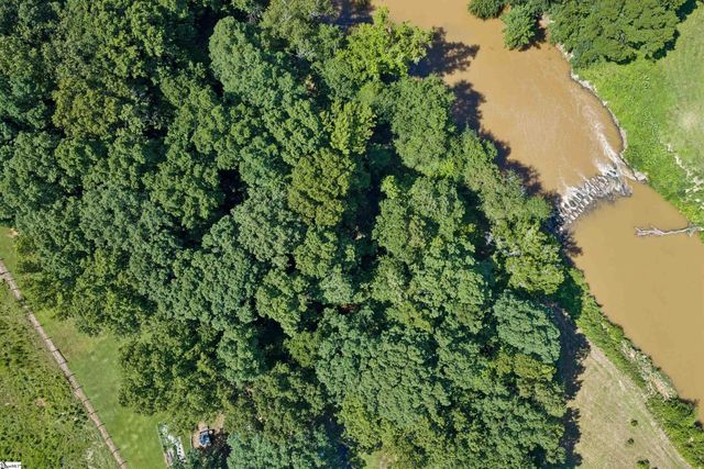 1210 Cooper Bridge Road, Woodruff, SC 29388