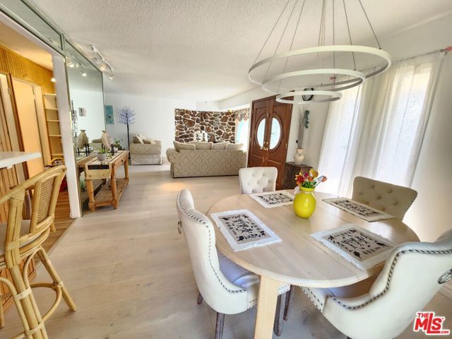 8130 Grimsby Avenue, Los Angeles, CA 90045