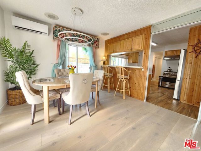 8130 Grimsby Avenue, Los Angeles, CA 90045