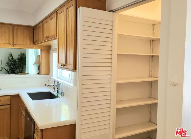 8130 Grimsby Avenue, Los Angeles, CA 90045