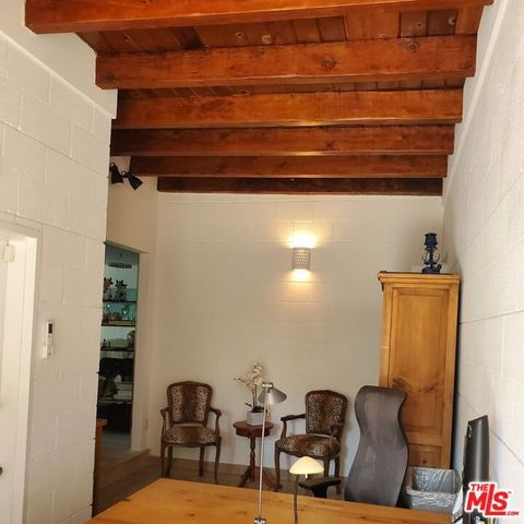 8130 Grimsby Avenue, Los Angeles, CA 90045