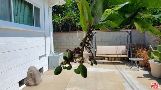 8130 Grimsby Avenue, Los Angeles, CA 90045