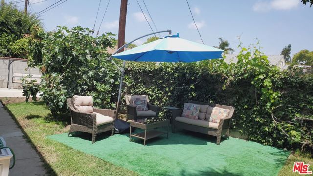 8130 Grimsby Avenue, Los Angeles, CA 90045