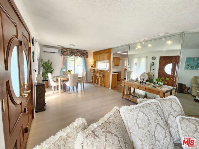 8130 Grimsby Avenue, Los Angeles, CA 90045