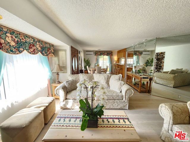 8130 Grimsby Avenue, Los Angeles, CA 90045