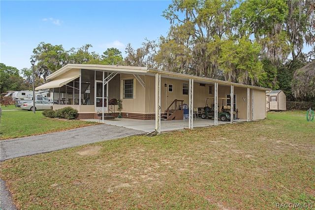 8245 E Lulas Lane, Floral City, FL 34436