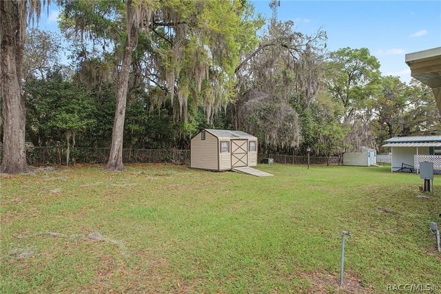 8245 E Lulas Lane, Floral City, FL 34436