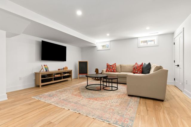 41 Taylor Ln, Rowley, MA 01969