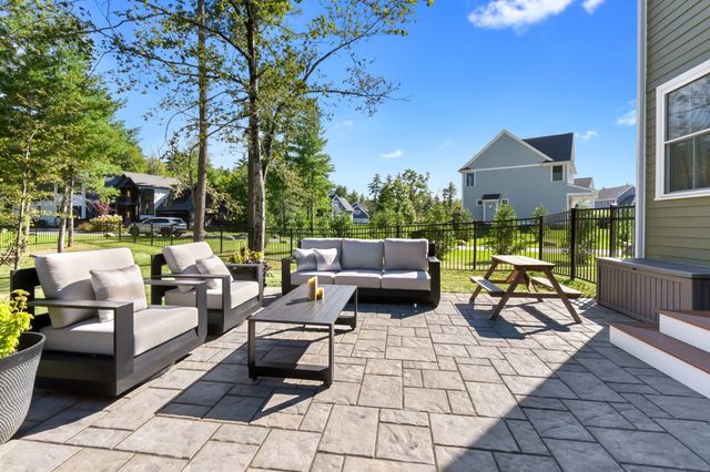 41 Taylor Ln, Rowley, MA 01969