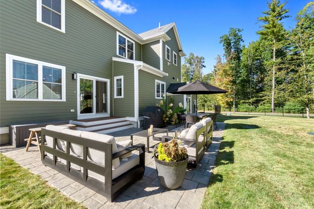 41 Taylor Ln, Rowley, MA 01969