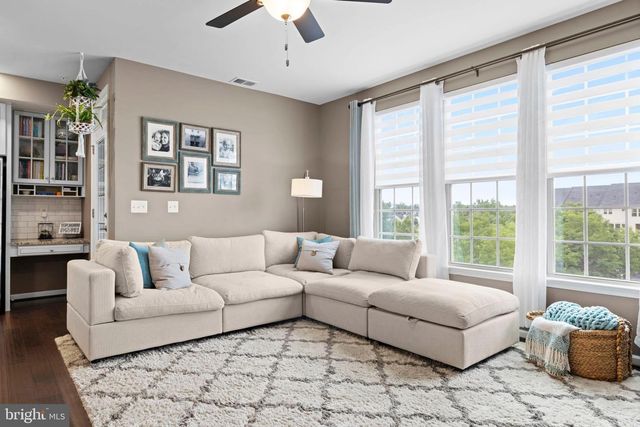 42230 PIEBALD SQ, Aldie, VA 20105