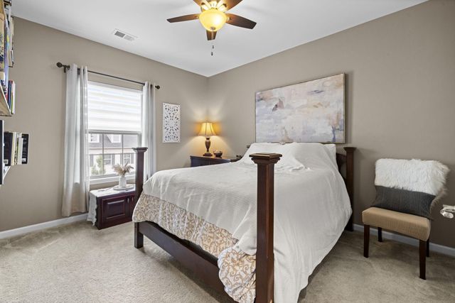 42230 PIEBALD SQ, Aldie, VA 20105