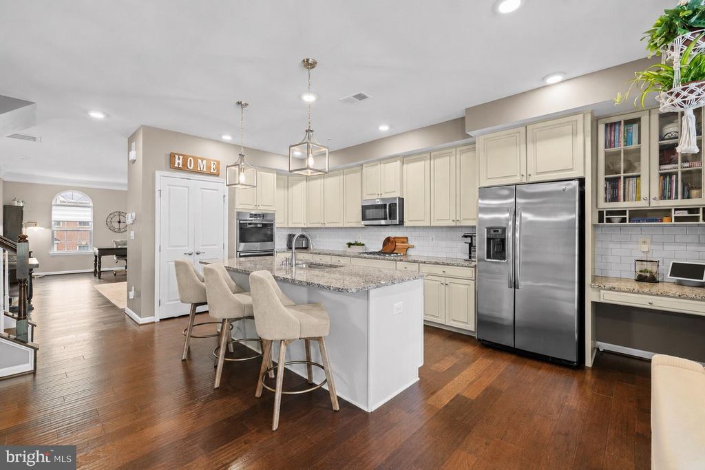 42230 PIEBALD SQ, Aldie, VA 20105