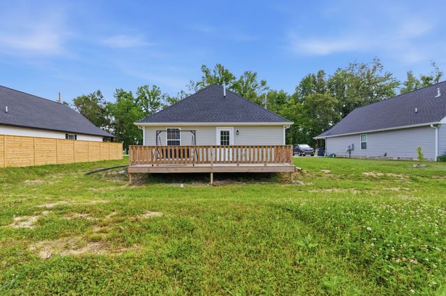 120 Mazie Dr, Lafayette, TN 37083