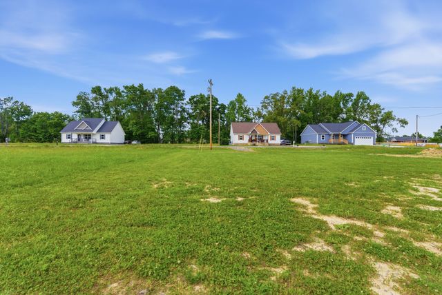 120 Mazie Dr, Lafayette, TN 37083