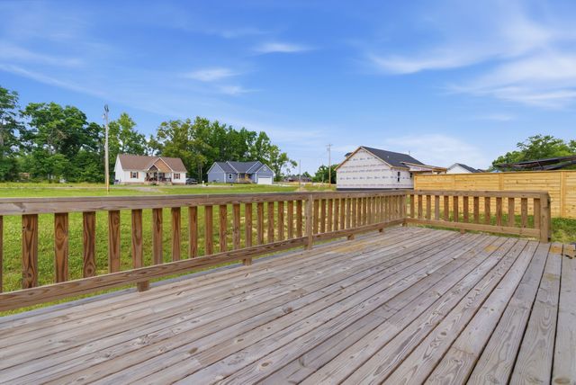 120 Mazie Dr, Lafayette, TN 37083