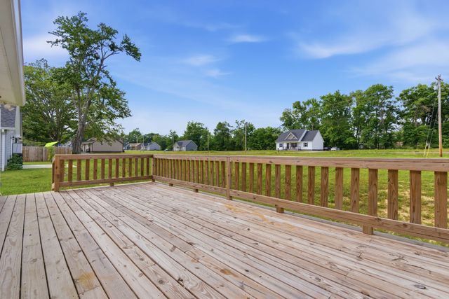 120 Mazie Dr, Lafayette, TN 37083