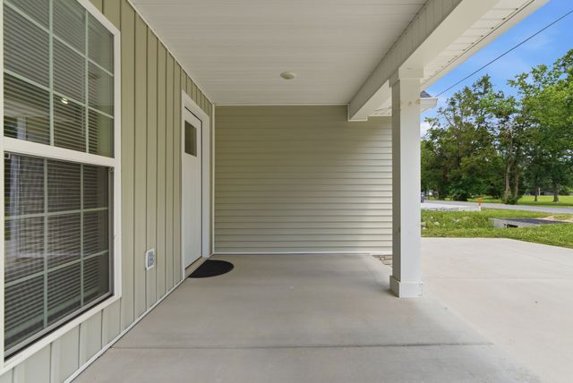 120 Mazie Dr, Lafayette, TN 37083