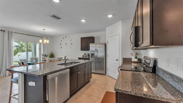 182 ST THOMAS DRIVE, Mulberry, FL 33860