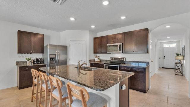 182 ST THOMAS DRIVE, Mulberry, FL 33860