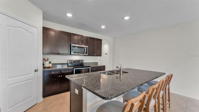 182 ST THOMAS DRIVE, Mulberry, FL 33860