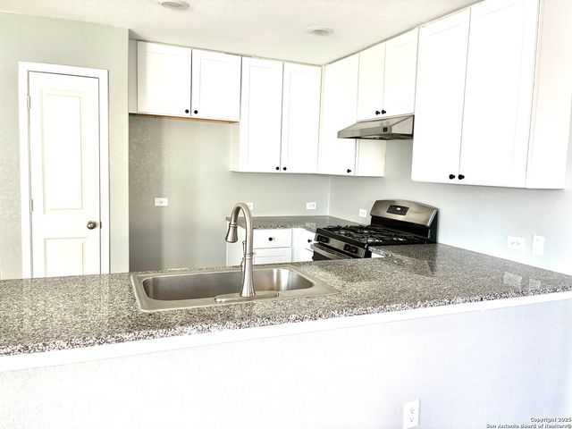 320 Agave, Jourdanton, TX 78026