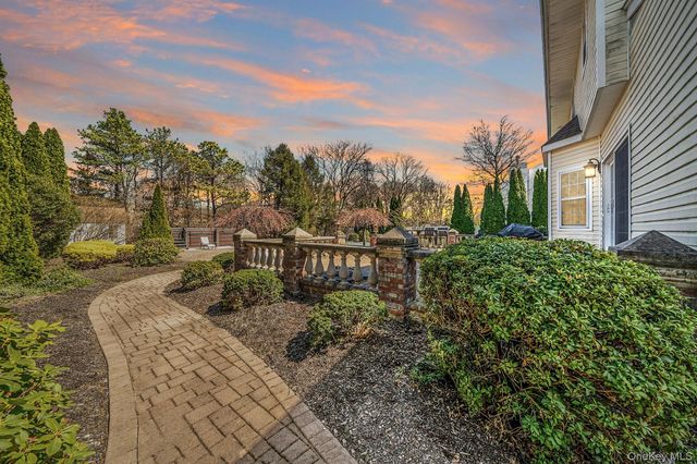 5 Province Drive, South Setauket, NY 11720