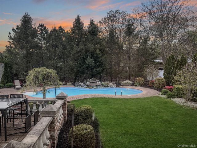 5 Province Drive, South Setauket, NY 11720