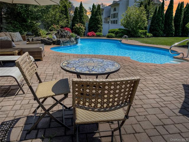 5 Province Drive, South Setauket, NY 11720