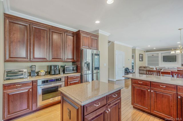 5 Province Drive, South Setauket, NY 11720