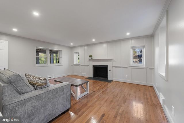 504 HAMPTON LN, Baltimore, MD 21286