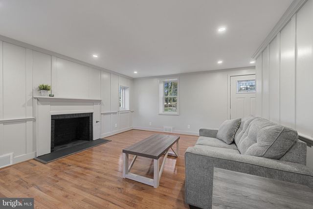 504 HAMPTON LN, Baltimore, MD 21286